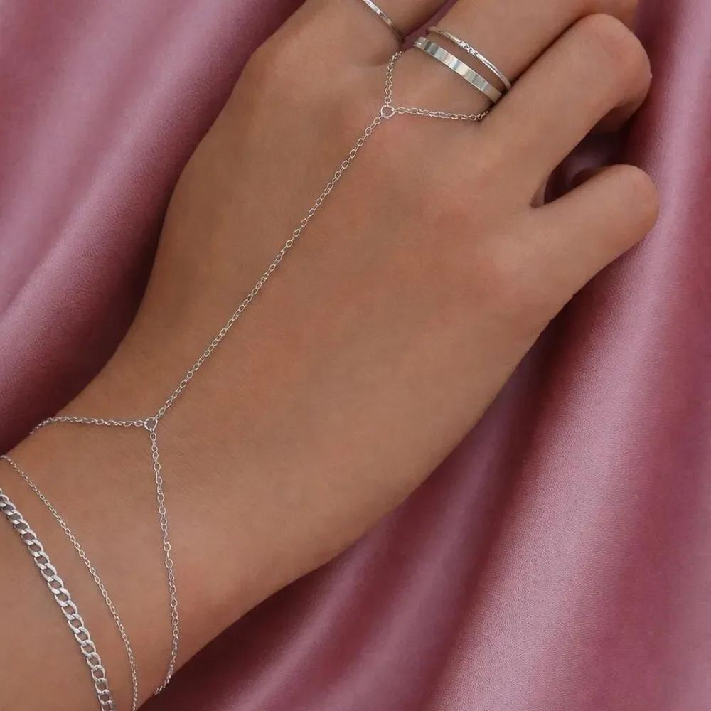 minimal silver hand chain D29